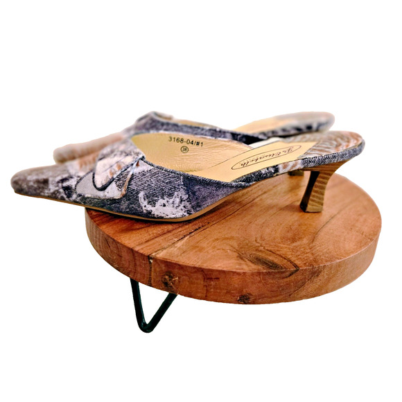 J & Elisabeth for Analpa mules feature a unique patterned fabric texture 38 - Picture 3 of 10